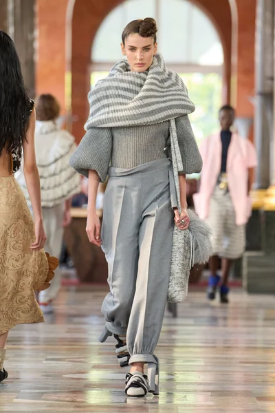 Look 39